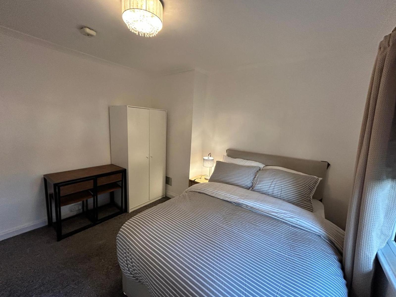 Quiet Double Near Queen Elizabeth Hospital And Homestay Birmingham